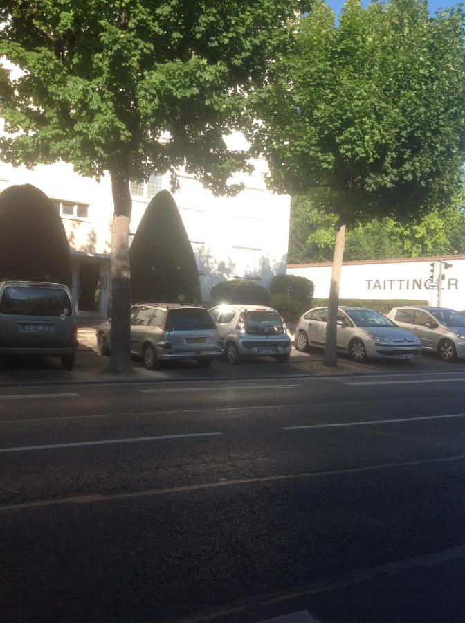 Cathedrale, Champagne Near, Park And Stores Close Reims Exterior foto